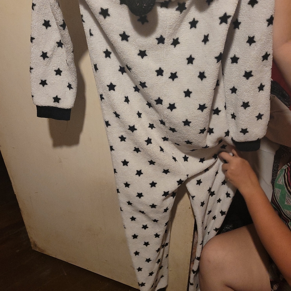 Onesie - Picture 2 of 5